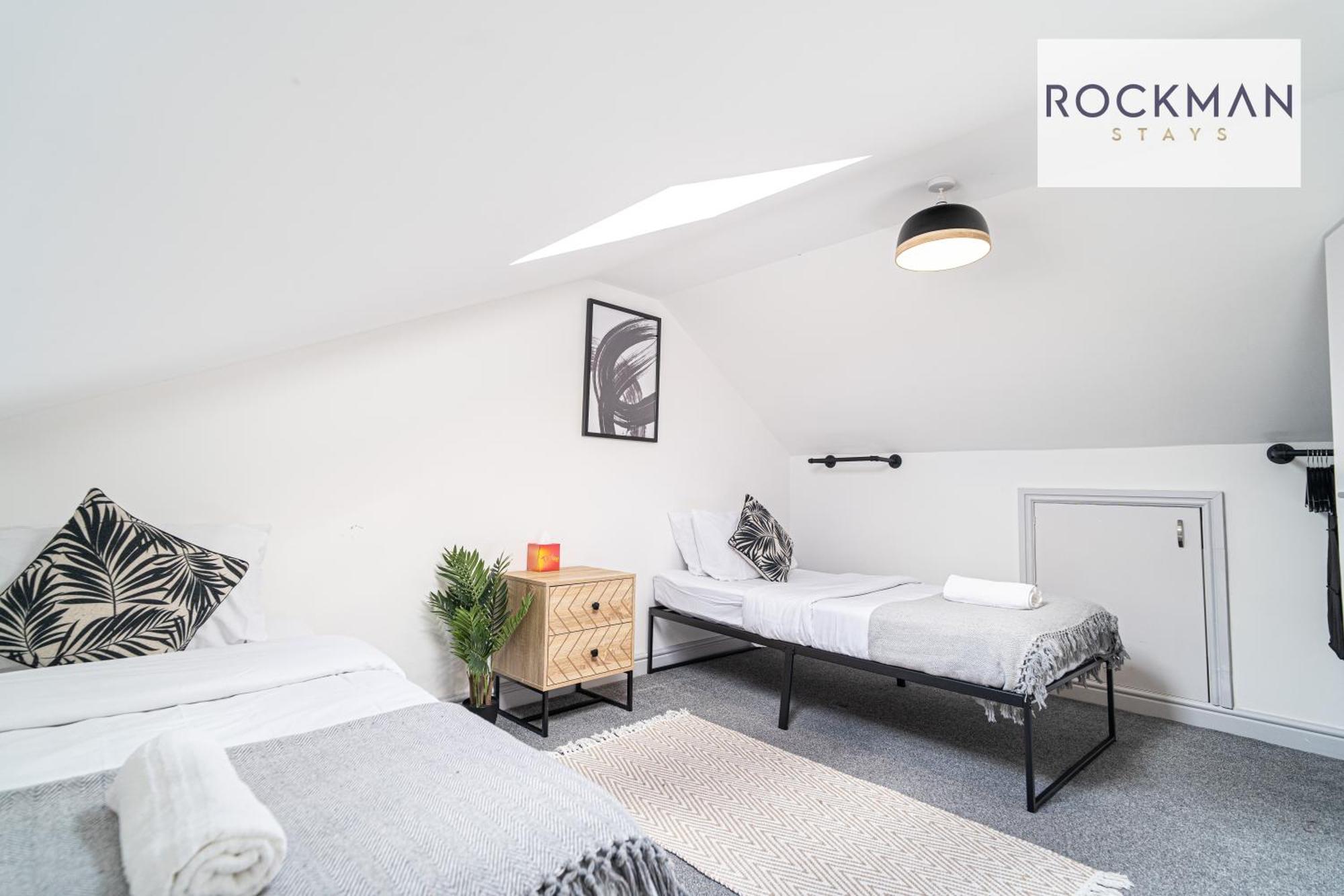 10A Cromwell Road - Elegant & Modern 3 Bedroom Apartment In Central Grays With 5 Beds Exterior foto