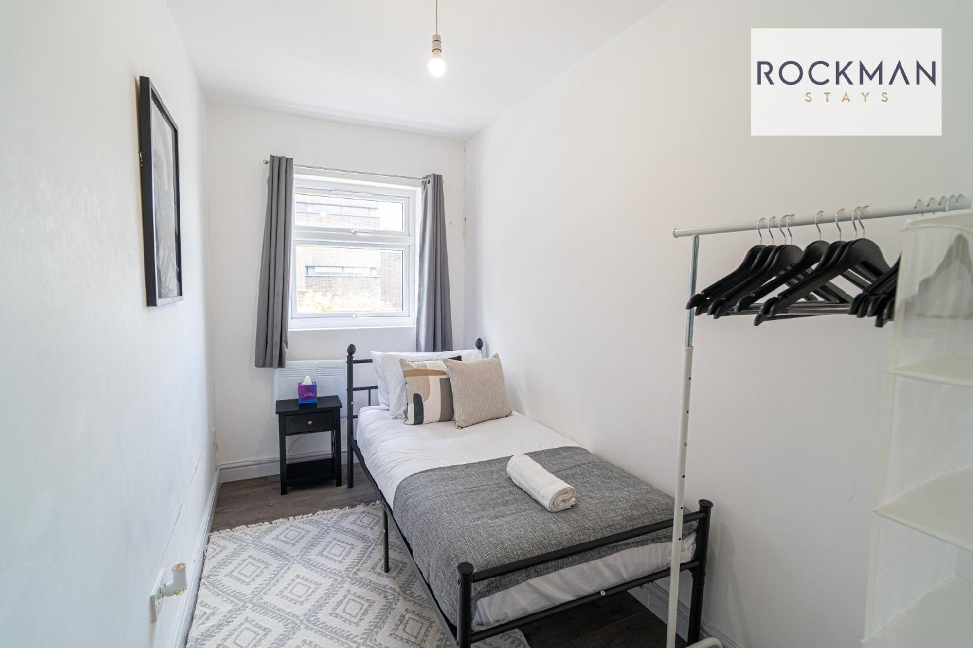 10A Cromwell Road - Elegant & Modern 3 Bedroom Apartment In Central Grays With 5 Beds Exterior foto